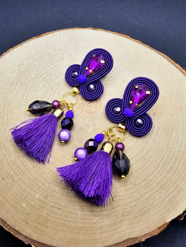 Fioletowe kolczyki sutasz z chwostami