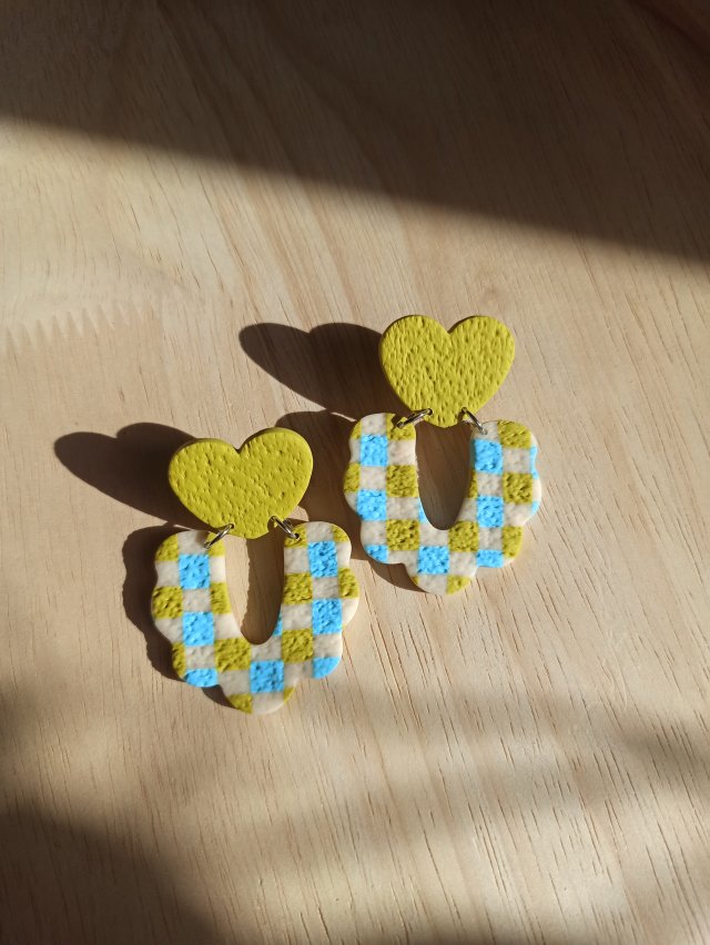 Kolczyki z gliny polimerowej wiosenna kratka