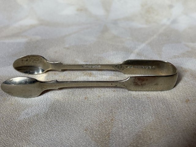 Srebrzone szczypce do cukru sygnowane CROWN SILVER  eleganckie platerowane