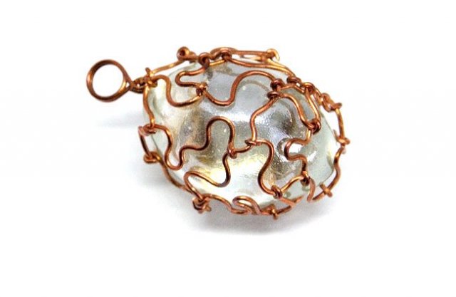 Wisior opalizujące szkło miedź jajo unikat