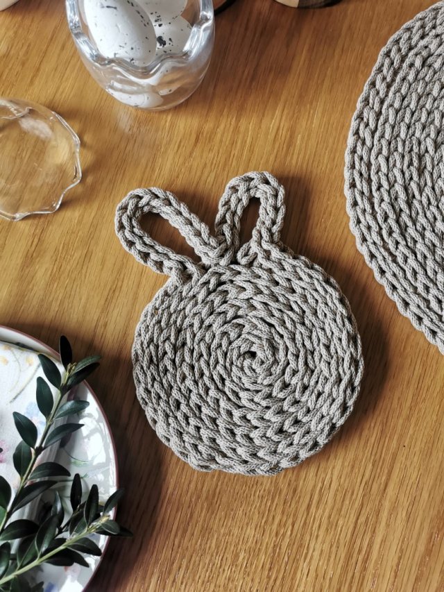 Podkładka pod kubek z uszami królika