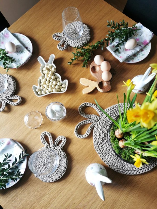 Komplet podkładek z Uszami królika na stół wielkanocny 5 szt