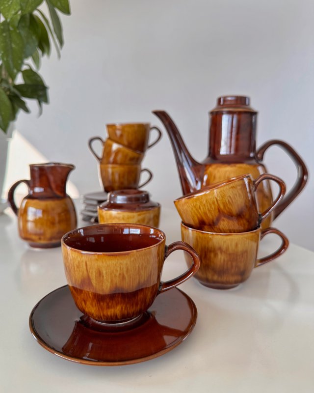 Serwis kawowy Novi ze złoceniami proj. Adam Sadulski Mirostowice II połowa XX w.