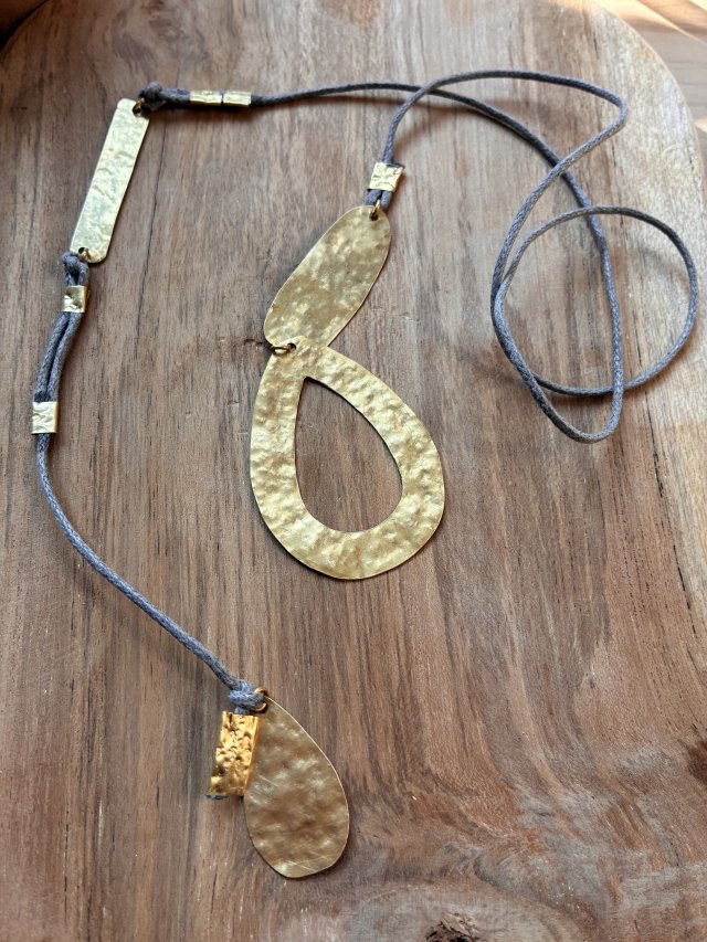 Naszyjnik regulowany