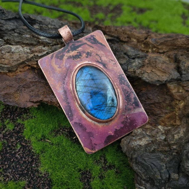 Naszyjnik miedziany z Labradorytem