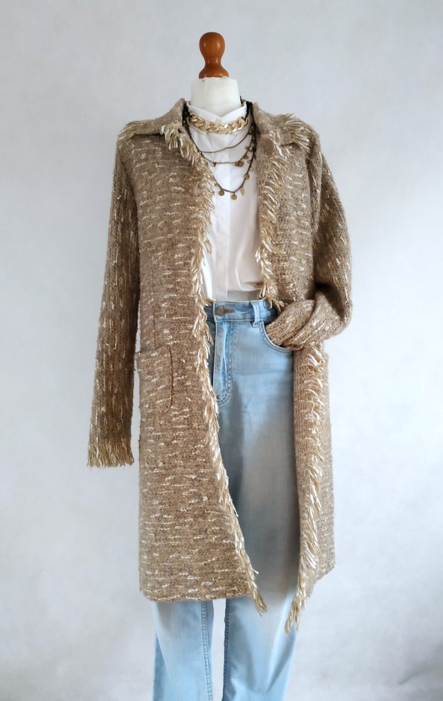 WIOSENNY SWETRO/PŁASZCZ