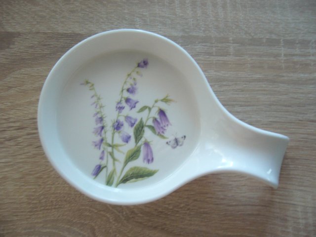 PORCELANOWA PODSTAWKA POD ŁYŻKĘ