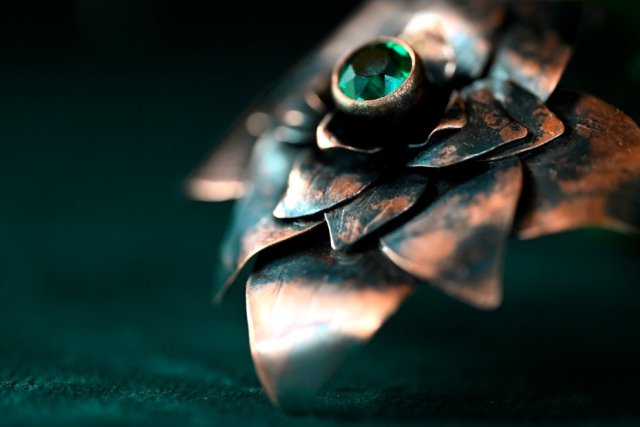 Brosza miedziana Kwiat