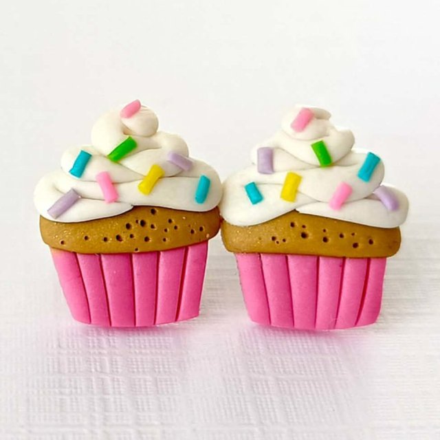 Kolczyki różowe babeczki z posypką