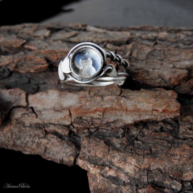 Pierścionek srebrny kot w krysztale