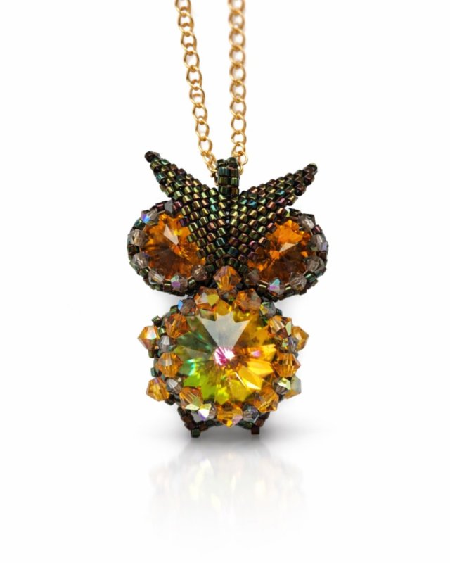 Naszyjnik z Sową - Ręcznie Szyta Biżuteria z Kryształów Preciosa