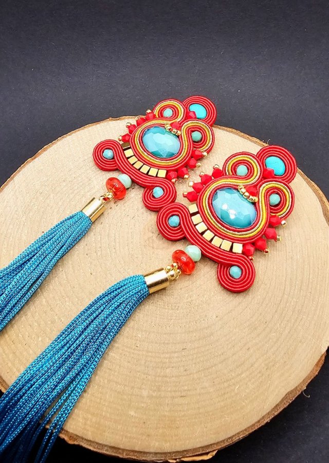 Czerwono-turkusowe kolczyki sutasz z chwostami