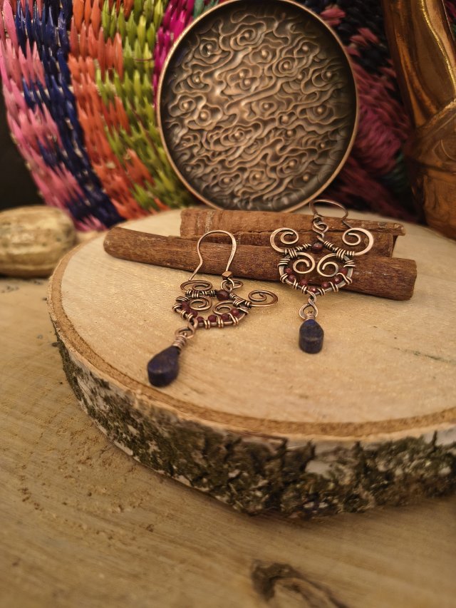 Kolczyki miedziane orient z laspisem lazuli i rubinami