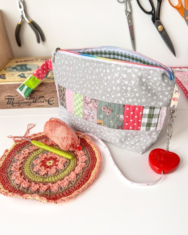 Wiosenne przebudzenie - saszetka do przechowywania