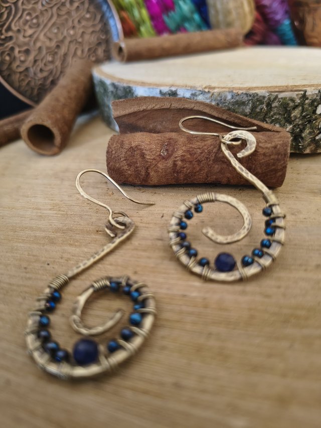 Kolczyki z mosiądzu z Hematytami