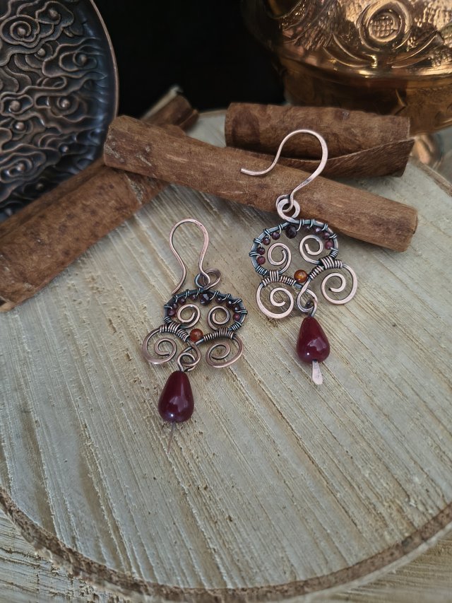 Kolczyki miedziane w orientalnym stylu Na Bordowo