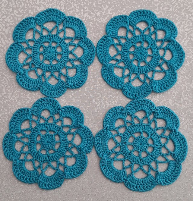 SERWETKI małe (11cm) TURKUSOWE - komplet 4 szt - ręcznie robione na szydełku