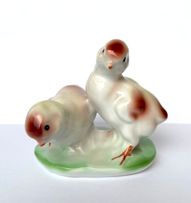 Para kurczaków figurka z porcelany Rumunia retro