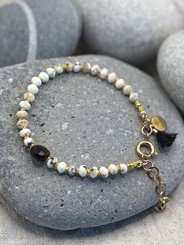 Unikalna, ręcznie robiona bransoletka z żółtego opalu i granatu