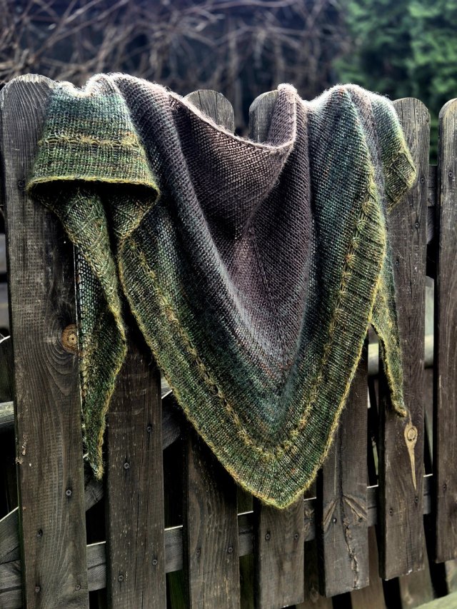 W głębi lasu / chusta