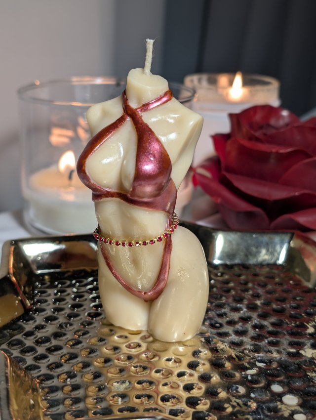 Świeca sojowa dekoracyjna kobieta w bikini