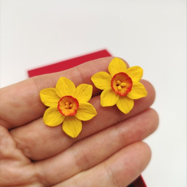 Kolczyki narcyzy żonkile ręcznie robione biżuteria kwiatowa wiosenne kwiaty stal nierdzewna