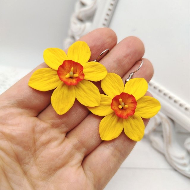 Kolczyki wiszące narcyzy żonkile ręcznie robione biżuteria wiosenna stal nierdzewna