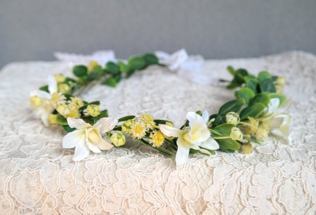 Białe frezje o świcie – wianek komunijny ślubny boho