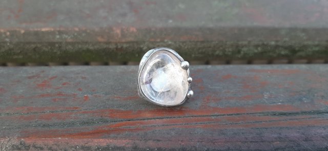 Kryształ górski- pierścionek regulowany