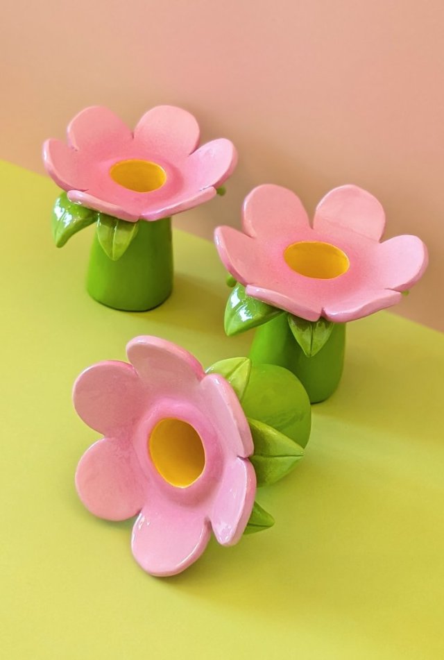 świecznik w kształcie kwiatu