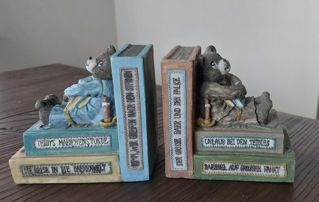 Kolekcjonerskie podpórki do książek misie