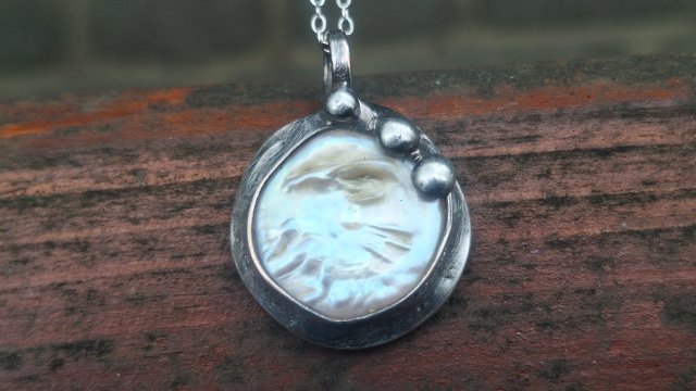 Perła po prostu - wisiorek