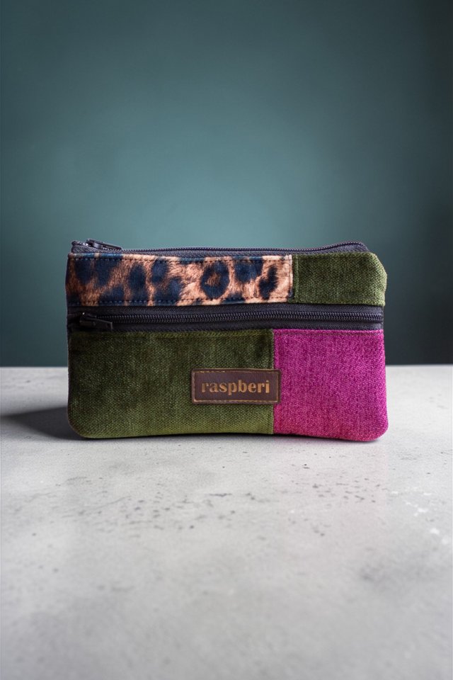 Różowo-zielono-grafitowy portfelik panterka