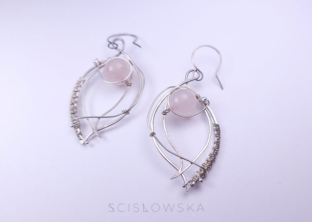 Srebrne kolczyki liście z kryształem górskim