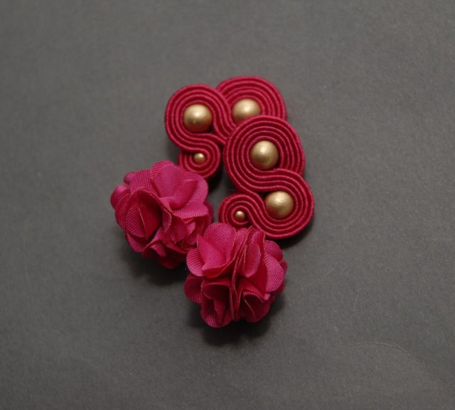 fuksjowe kolczyki sutasz z kwiatkiem