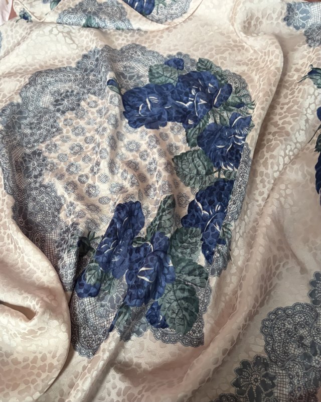 Silk scarf made in Italy 100 % jedwab elegancka chusta  wysoka jakość jedwabiu