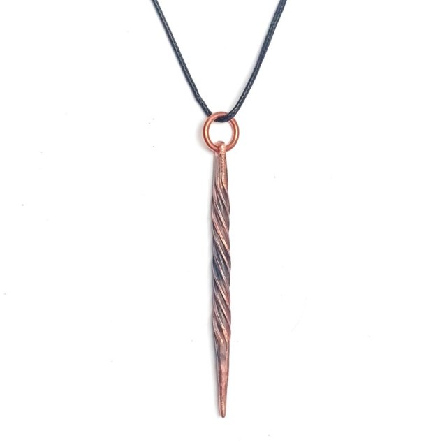 Wisiorek z czystej miedzi. Talizman ochronny Wikingów