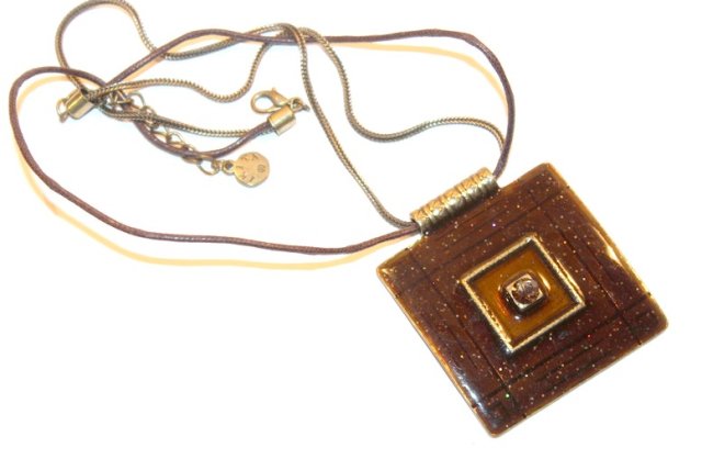 IKITA  efektowny czekoladowy Wisior wisiorek