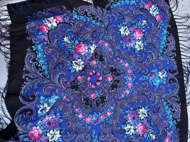 Dallinico duża efektowna folkowa chusta 80% wełna 20 % wiskoza niesamowite złożenie barw