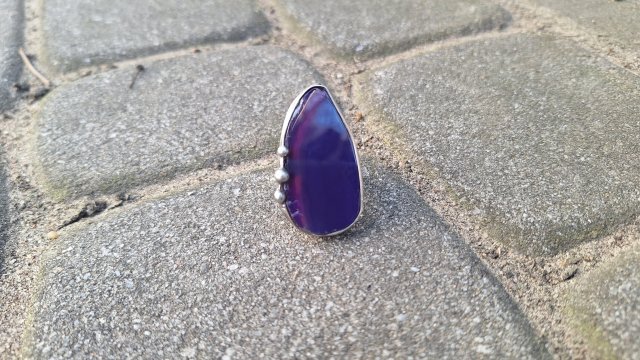 W fiolecie - pierścionek regulowany