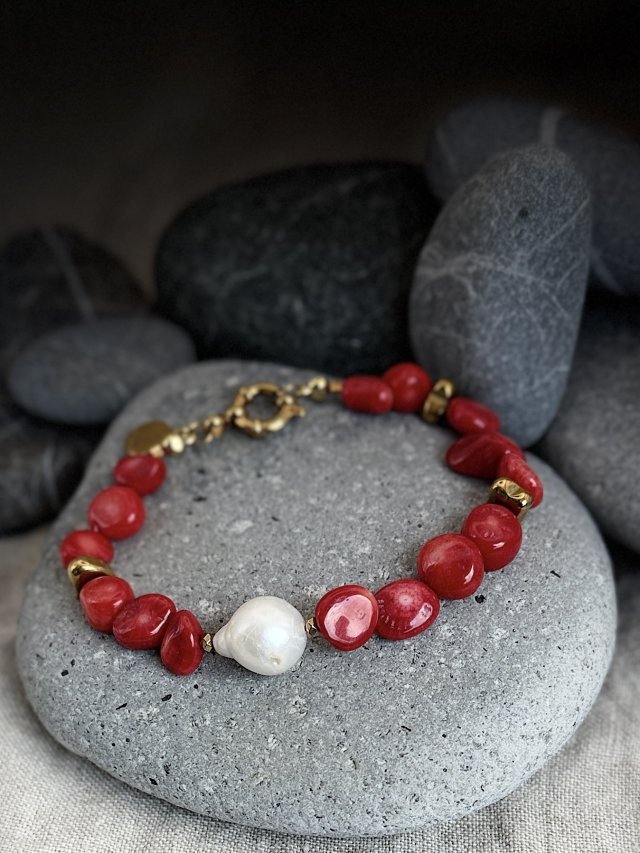 Wyjątkowa bransoletka z kamieni naturalnych - nieregularny koral i perła barokowa