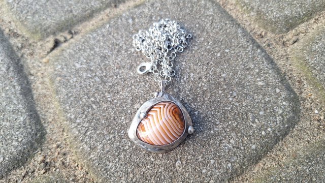 Żywe kultury bakterii - wisiorek