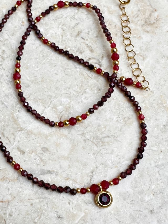 Naszyjnik granat i chalcedon –biżuteria z kamieni naturalnych | DomilkowyDomek