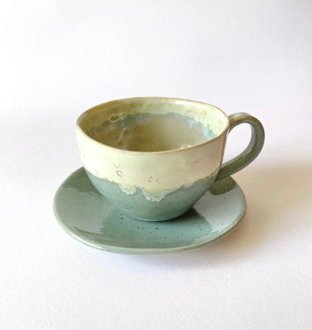 Ceramiczna filiżanka ze spodkiem