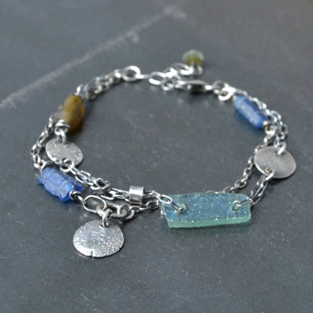 Bransoletka ze szkła antycznego