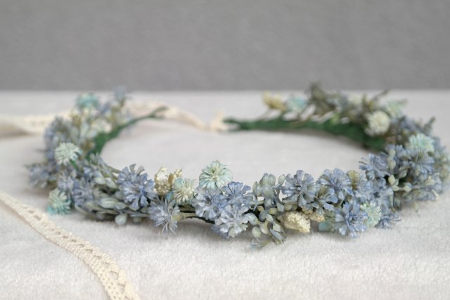 Chabrowa mgła o świcie – wianek z dzikich kwiatów i ziół boho