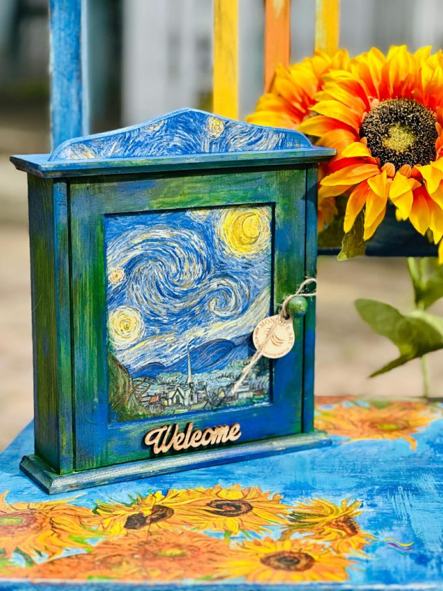 Szafka na klucze z motywem sztuki van Gogha, do przedpokoju, prezent