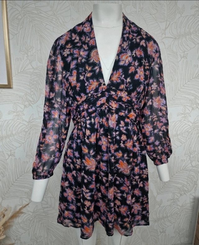 Indiska piękna sukienka czarna kolorowy wzór floral L v dekolt