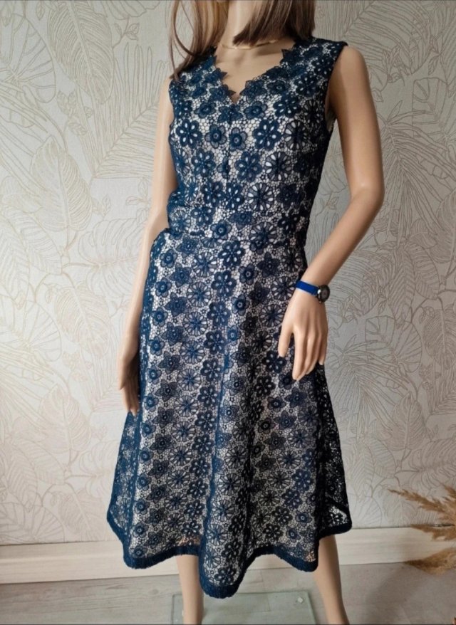 No637 Damsel in a dress granatowa koronkowa sukienka podszewka 36 S wyjściowa wesele rozkloszowana
