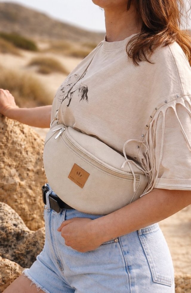 Zamszowa nerka basic Kremowa